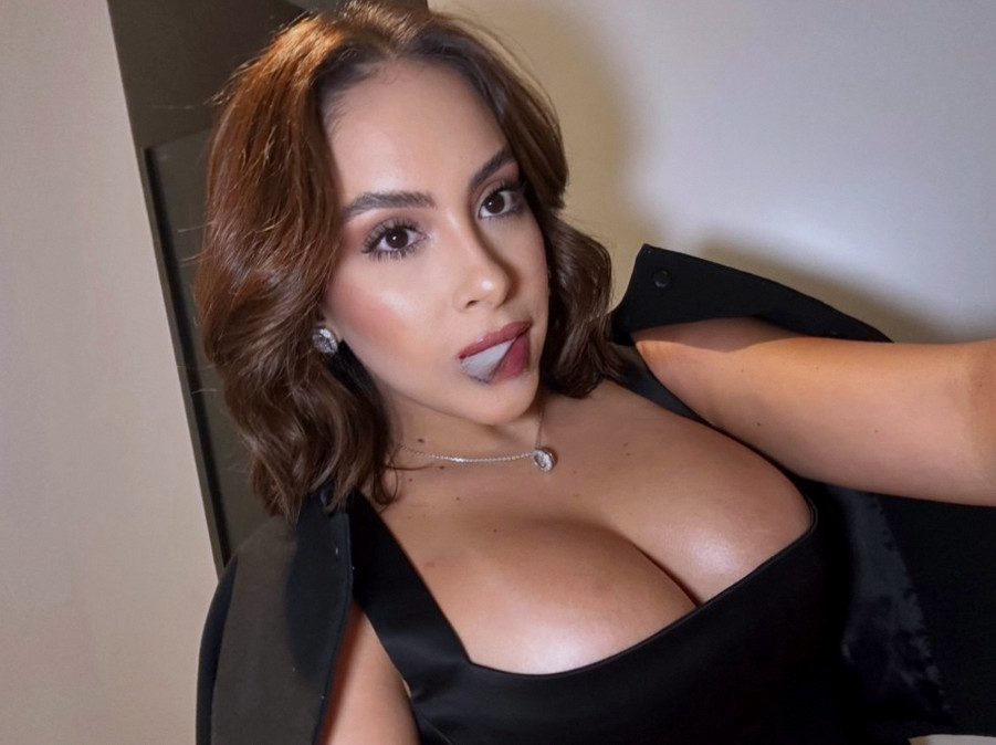 Julia Belle