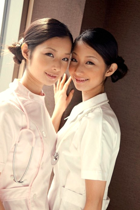Ariko & Yui "duo With Girl"