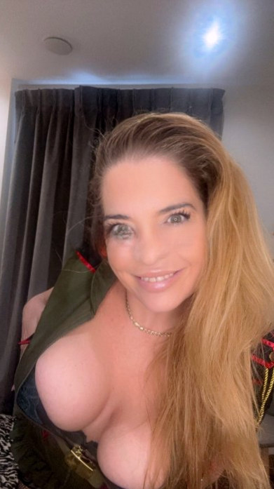 Eva Paradise